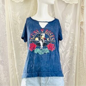 Rock & Republic Blue Graphic Tee with Red Accents